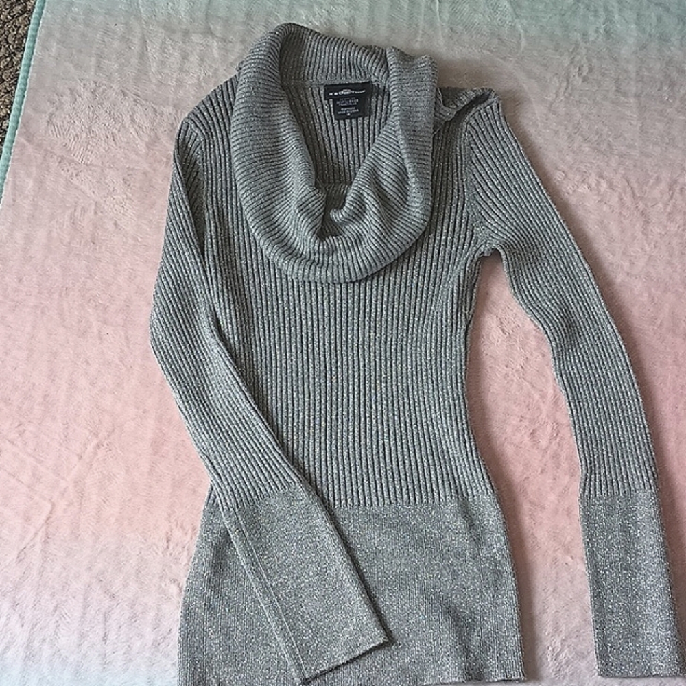 Jr. Size M, Silver/Gray, metallic sweater - Picture 3 of 5